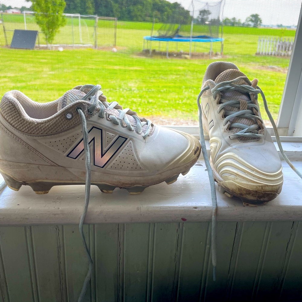 Softball cleats